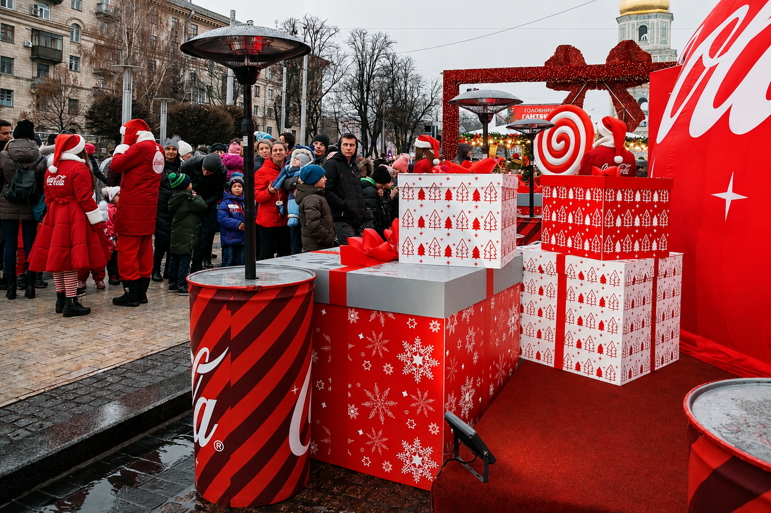 Coca-Cola Ukraine — Weihnachtshütte