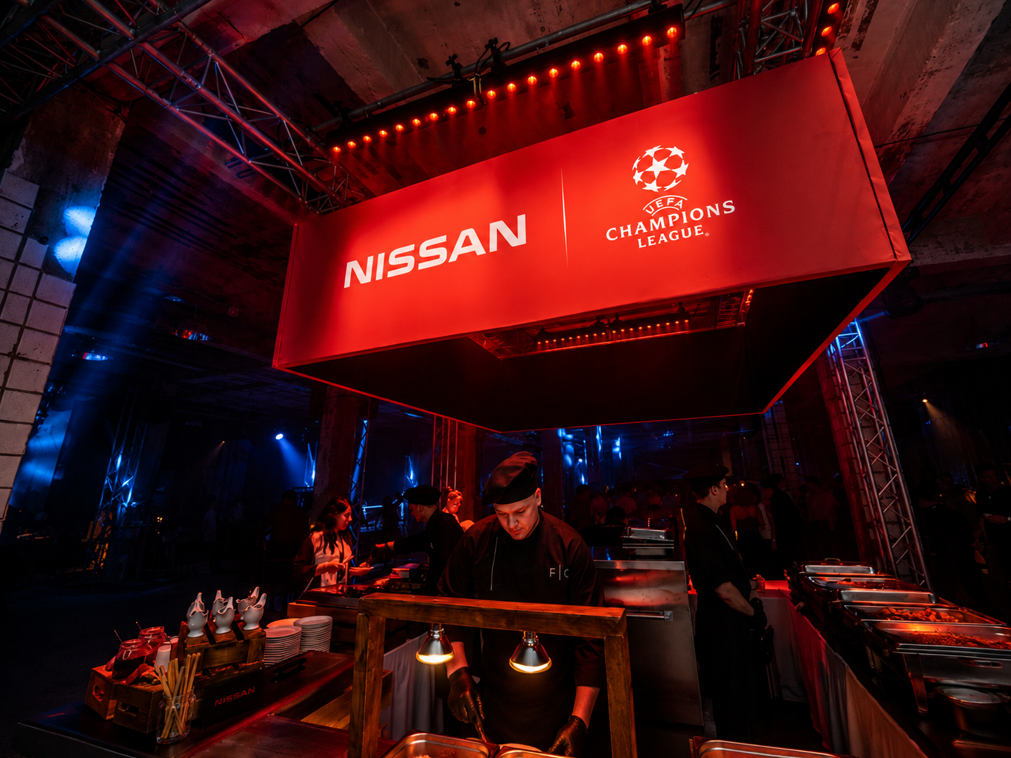 Nissan — Markeninstallation